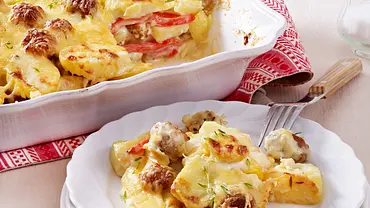 Paprika-Auflauf mit Hackbällchen Rezept - Foto: LECKER @ Bauer Media Group Paprika-Auflauf mit Hackbällchen Rezept - Foto: LECKER @ Bauer Media Group