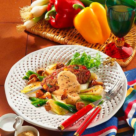 Paprika-Frikadellen am Spieß Rezept Paprika-Frikadellen am Spieß Rezept