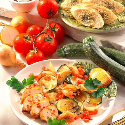 Paprika-Hähnchenfilet mit Zucchinigemüse (für 1 Person) Rezept Paprika-Hähnchenfilet mit Zucchinigemüse (für 1 Person) Rezept