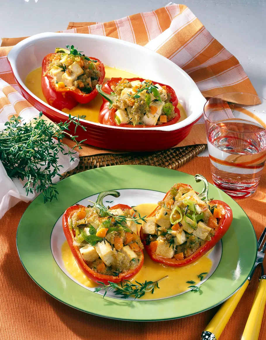 Paprika mit Grünkern-Füllung Rezept Paprika mit Grünkern-Füllung Rezept