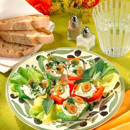 Paprika mit Kräuter-Frischkäse Rezept Paprika mit Kräuter-Frischkäse Rezept