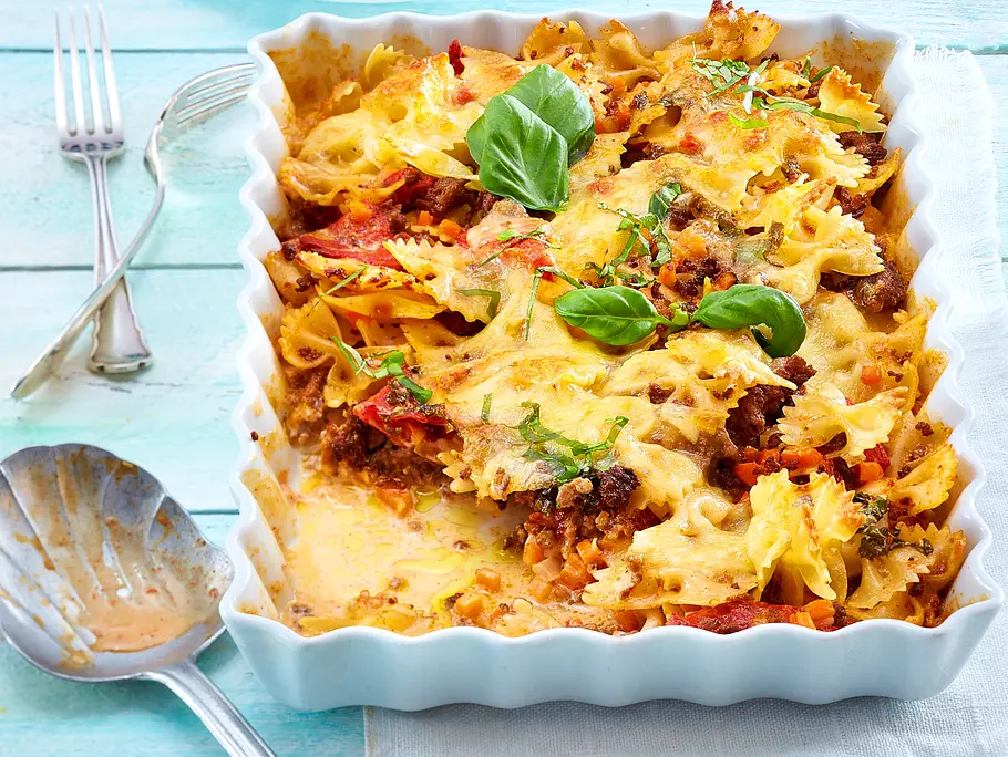 Paprika-Nudel-Gratin mit Hacksoße Rezept Paprika-Nudel-Gratin mit Hacksoße Rezept