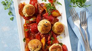 Paprika Ragout mit Feta-Frikadellen Rezept - Foto: House of Food / Bauer Food Experts KG