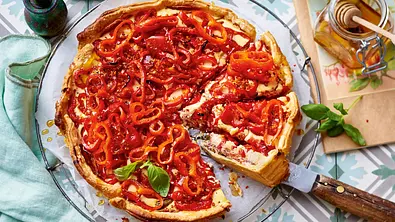 Paprika-Salami-Quiche Rezept - Foto: LECKER @ Bauer Media Group