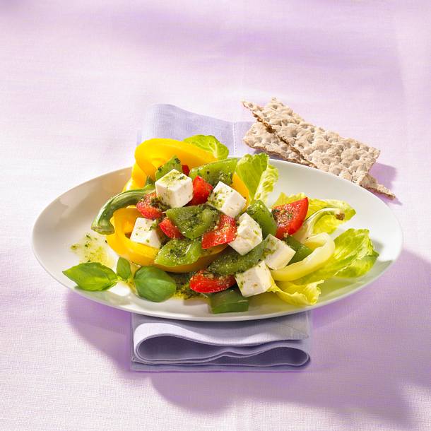 Paprika-Schafskäse-Salat Rezept Paprika-Schafskäse-Salat Rezept