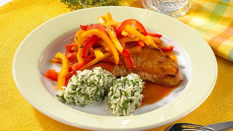 Paprika-Schnitzel mit Reis Rezept - Foto: Maass
