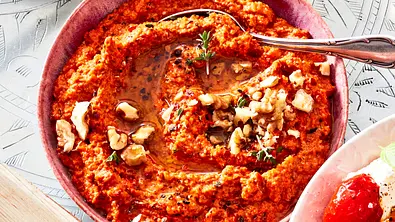 Paprika-Walnuss-Dip Rezept - Foto: LECKER @ Bauer Media Group