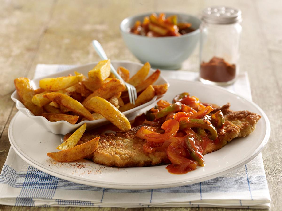 Paprikaschnitzel mit knusprigen Pommes Rezept