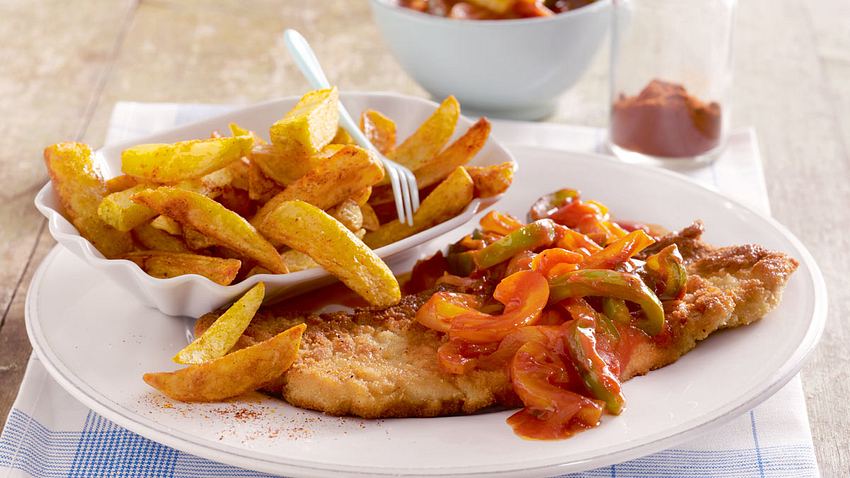 Paprikaschnitzel mit selbstgemachten Pommes Rezept - Foto: House of Food / Bauer Food Experts KG