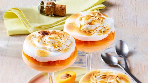 Paradiescreme mit Prosecco-Aprikosen Rezept - Foto: House of Food / Bauer Food Experts KG