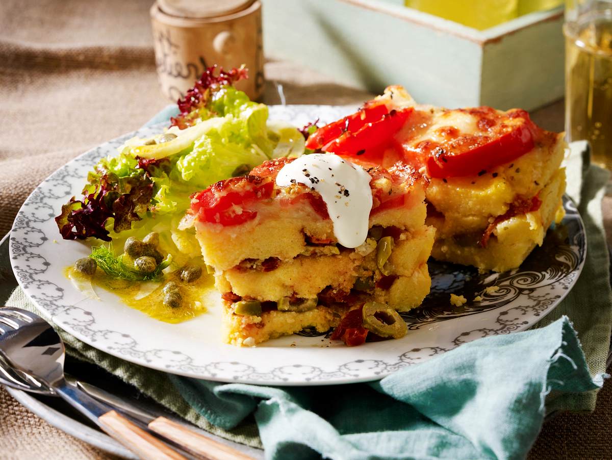 Parmesan-Polenta-Lasagne mit Oliven und Tomaten Rezept