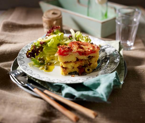 Parmesan-Polenta-Lasagne mit Oliven und Tomaten Rezept Parmesan-Polenta-Lasagne mit Oliven und Tomaten Rezept