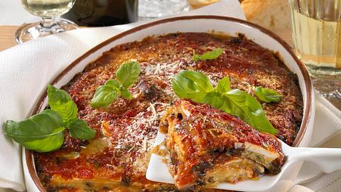 Parmigiana di Melanzane (Auberginenauflauf) Rezept - Foto: Maass