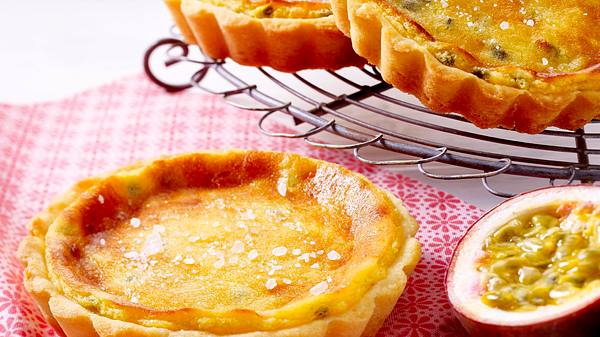 Passionsfrucht-Ingwer-Tartelettes Rezept - Foto: House of Food / Bauer Food Experts KG