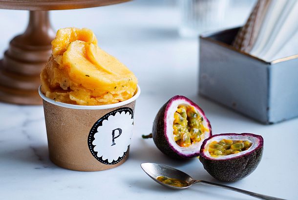 Passionsfruchtsorbet mit Minze Rezept Passionsfruchtsorbet mit Minze Rezept