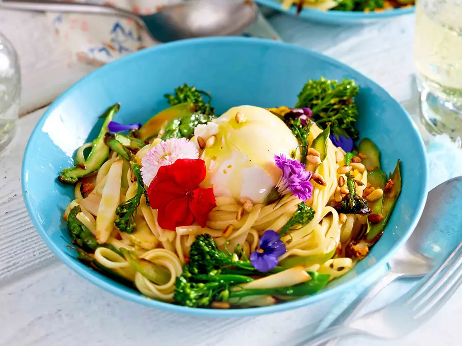 Pasta alla primavera mit feinster Burrata Rezept
