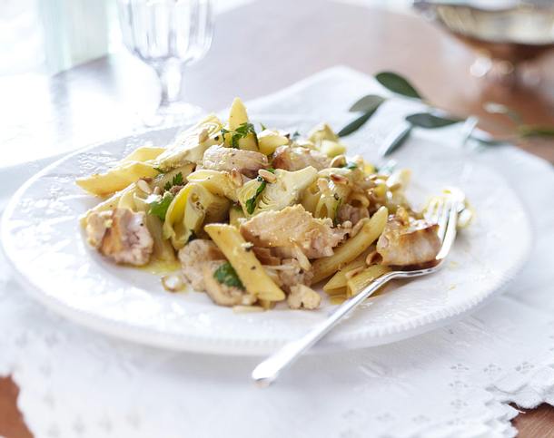 Pasta con Pesce Spada e Carciofu (Penne mit Schwertfisch und Artischocken) Rezept Pasta con Pesce Spada e Carciofu (Penne mit Schwertfisch und Artischocken) Rezept