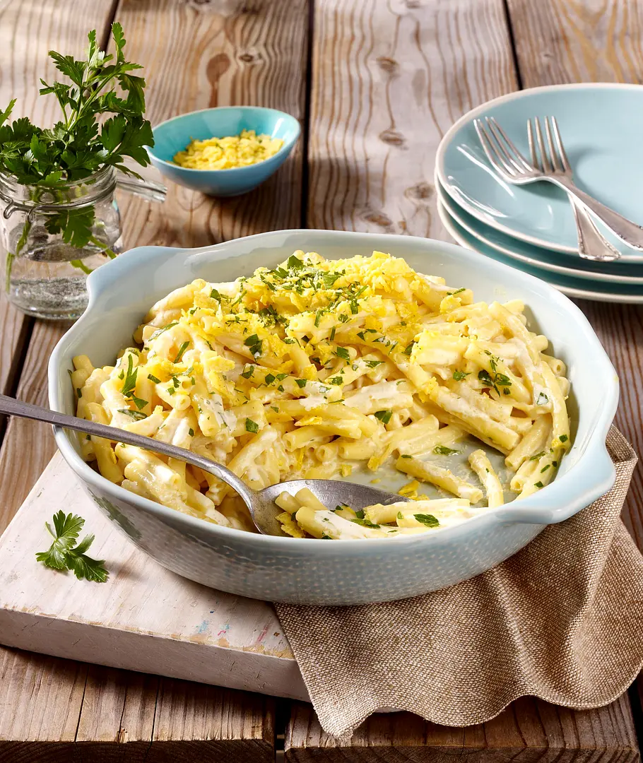 Pasta in Cashewsoße mit Tortilla-Topping Rezept Pasta in Cashewsoße mit Tortilla-Topping Rezept