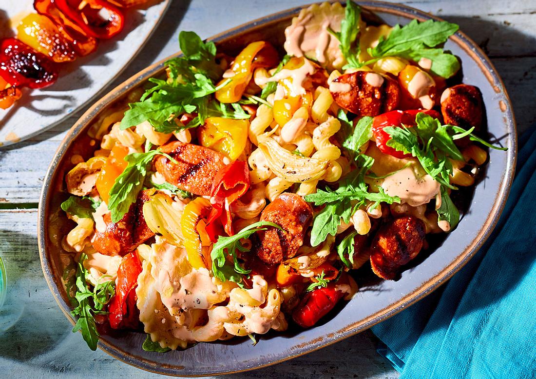 Pasta-Mista-Salat mit Chorizo und Röst-Paprika Rezept | LECKER