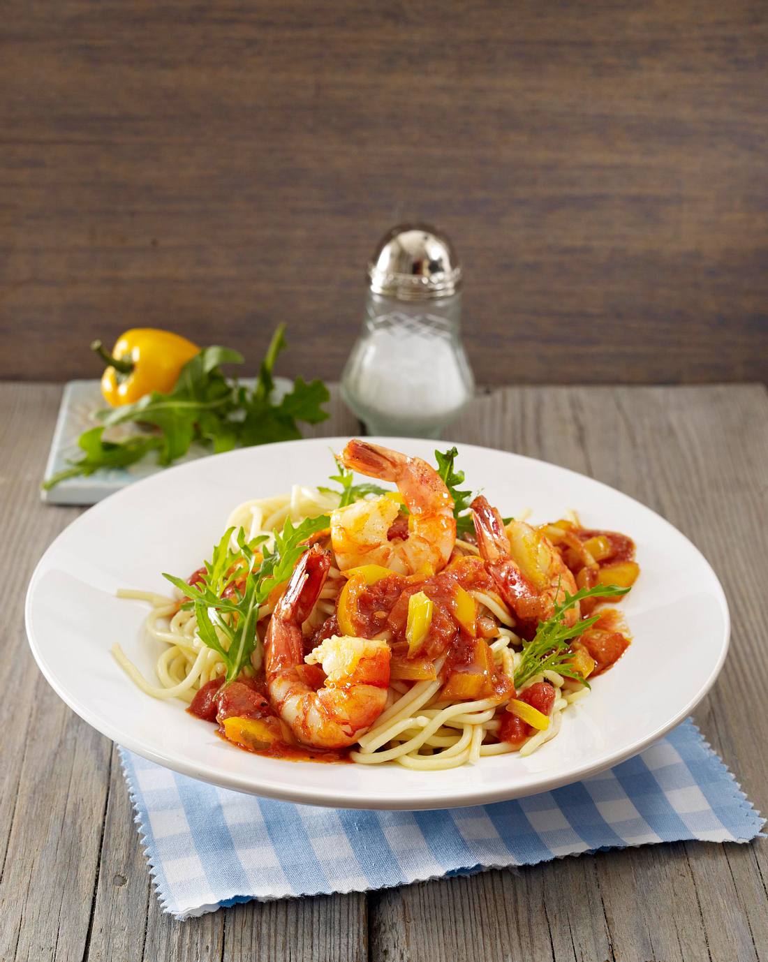 Pasta mit Garnelen und Paprikasoße Rezept | LECKER