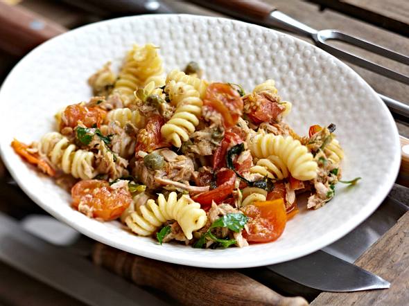 Pasta Mit Geschmolzenen Tomaten Und Thunfisch Rezept Lecker