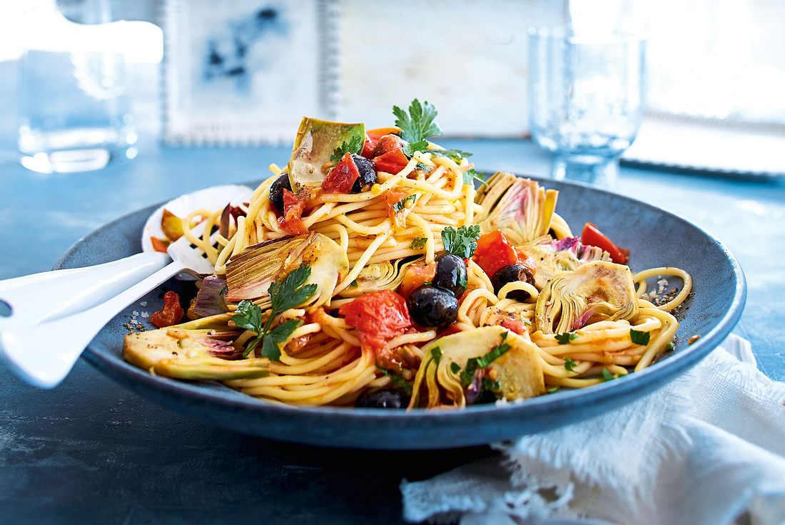 Pasta mit Mini-Artischocken Rezept | LECKER