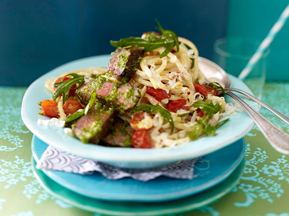 Pasta mit Steak und Pestocreme Rezept