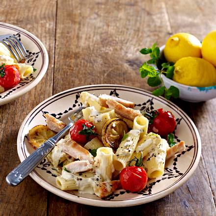 Pasta mit Zitronensoße und Hähnchen Rezept Pasta mit Zitronensoße und Hähnchen Rezept