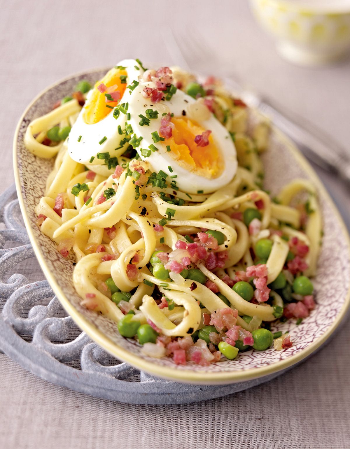 Pasta Pronto mit Pfefferbutter und Ei Rezept