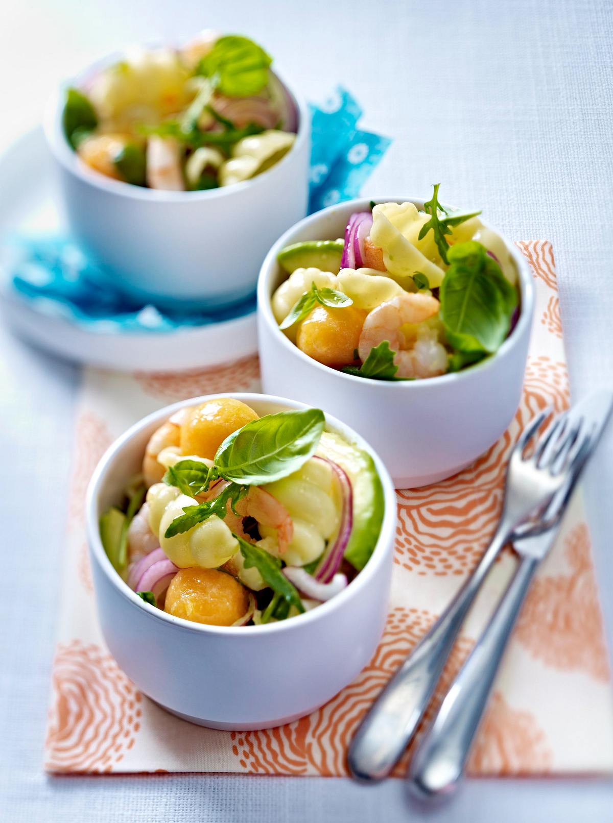 Pasta-Salat mit Garnelen, Honigmelone und Avocado Rezept