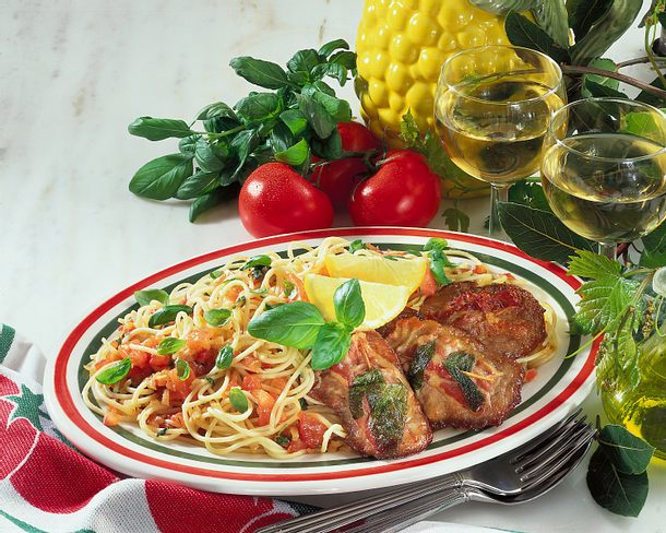 Pasta-Salat mit Schnitzel Rezept Pasta-Salat mit Schnitzel Rezept