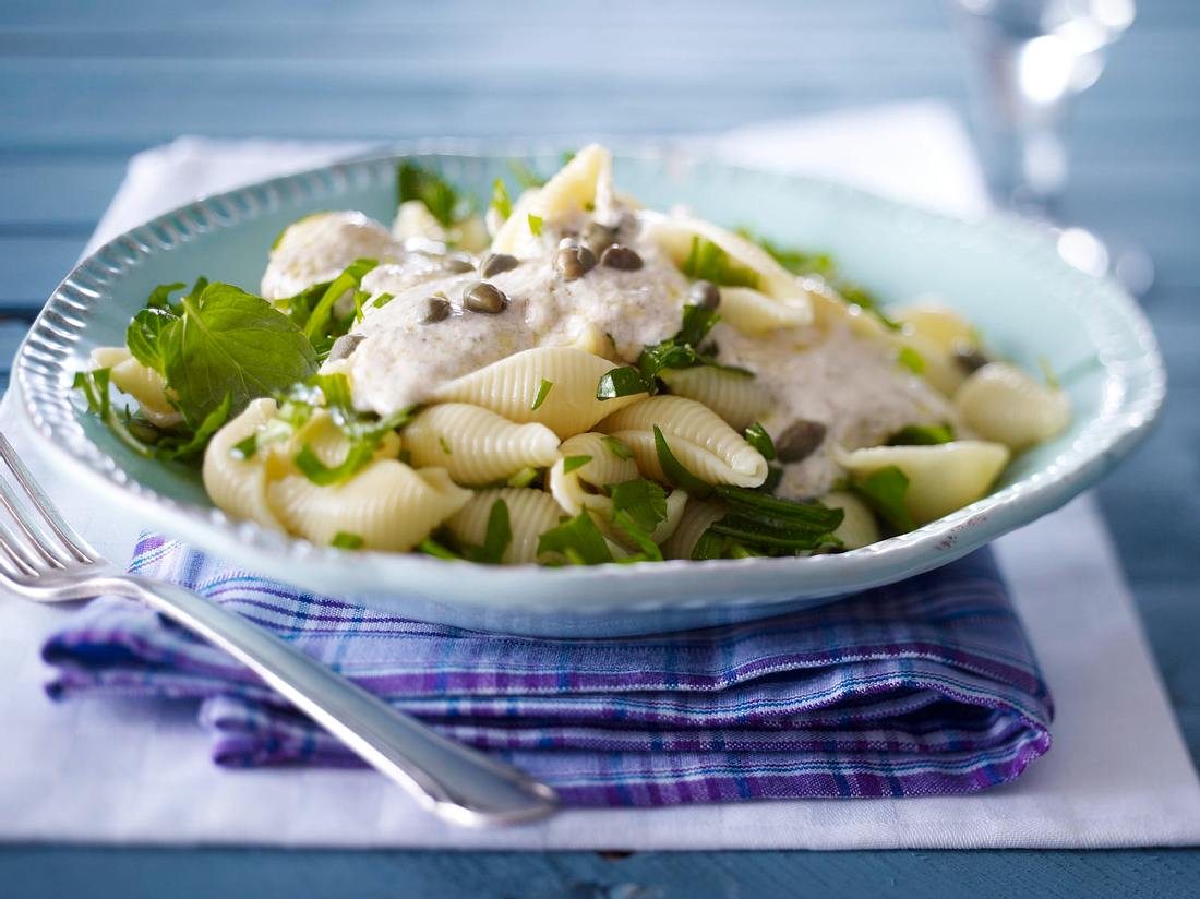 Pasta tonnato (Nudeln mit Thunfischsoße) Rezept | LECKER