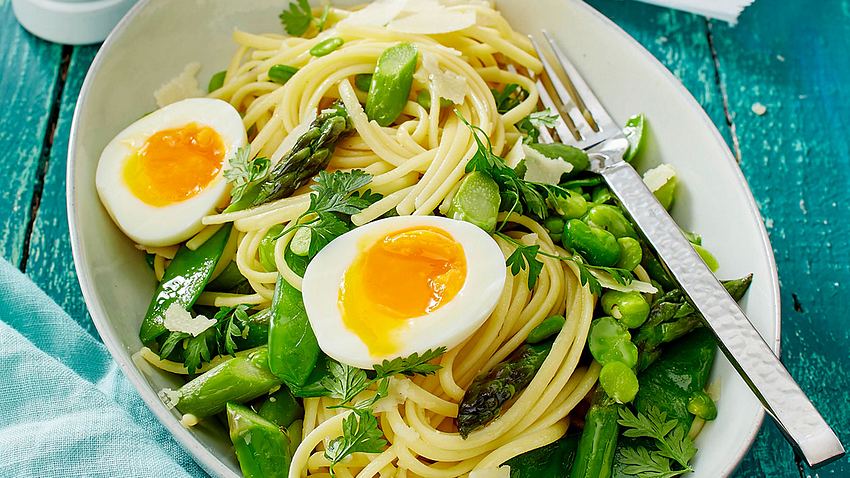 Pasta Verde mit jungem Gemüse Rezept - Foto: House of Food / Bauer Food Experts KG