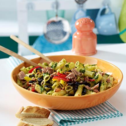 Pastasalat mit Salsaverde und Thunfisch Rezept Pastasalat mit Salsaverde und Thunfisch Rezept