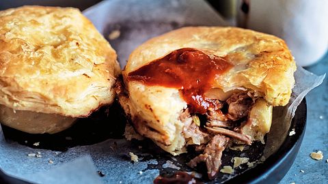 Pastetchen, gefüllt mit Pulled Pork Rezept - Foto: House of Food / Bauer Food Experts KG