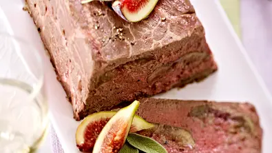 Pastete aus Geflügelleber-Mousse mit Feigen Rezept - Foto: LECKER @ Bauer Media Group