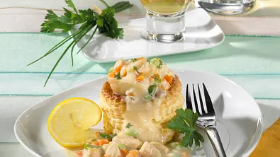 Pasteten mit Geflügel-Sherry-Rahm Rezept - Foto: LECKER @ Bauer Media Group