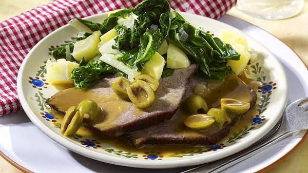 Pasticada (Dalmatinischer Rinderbraten) mit Mangold und Salzkartoffeln - Foto: House of Food / Bauer Food Experts KG