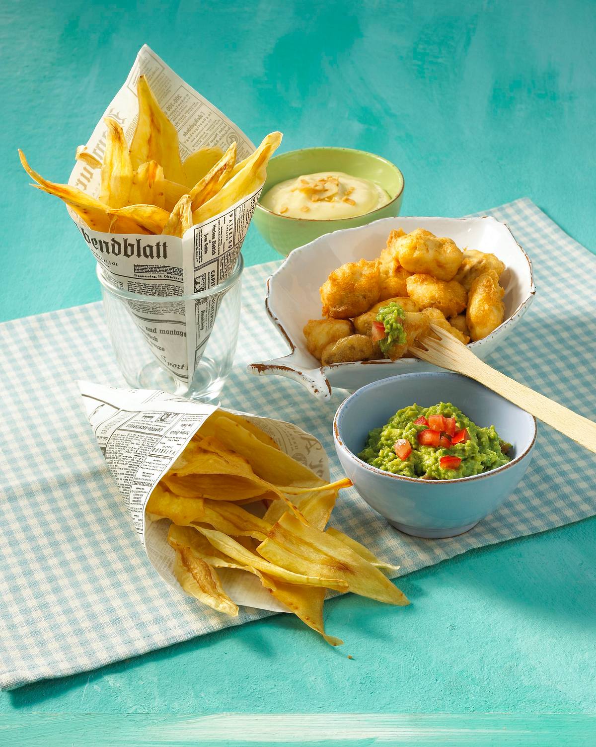 Pastinaken-Chips mit Guacamole und Aioli Rezept