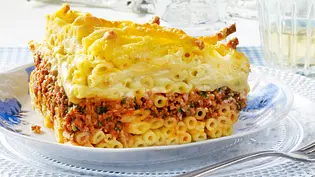 Pastizio (Griechischer Nudelauflauf) Rezept - Foto: LECKER @ Bauer Media Group Pastizio (Griechischer Nudelauflauf) Rezept - Foto: LECKER @ Bauer Media Group