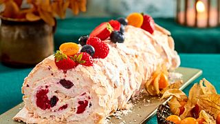 Pavlova-Rolle mit Beeren Rezept - Foto: House of Food / Food Experts KG