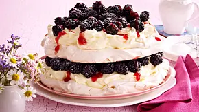 Pavlova-Torte Rezept - Foto: LECKER @ Bauer Media Group Pavlova-Torte Rezept - Foto: LECKER @ Bauer Media Group