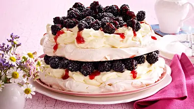 Pavlova-Torte Rezept - Foto: LECKER @ Bauer Media Group