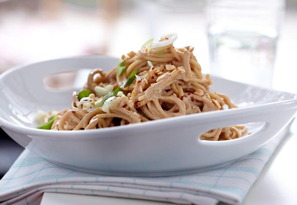 Peanut-Pasta mit Sesam-Dressing Rezept Peanut-Pasta mit Sesam-Dressing Rezept