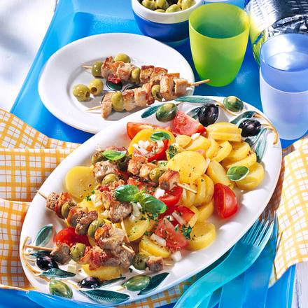 Pellkartoffel-Tomaten-Salat mit Schnitzelspießchen Rezept Pellkartoffel-Tomaten-Salat mit Schnitzelspießchen Rezept