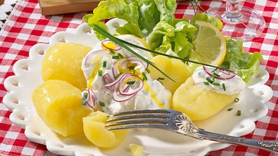 Pellkartoffeln mit Quark Rezept - Foto: LECKER @ Bauer Media Group