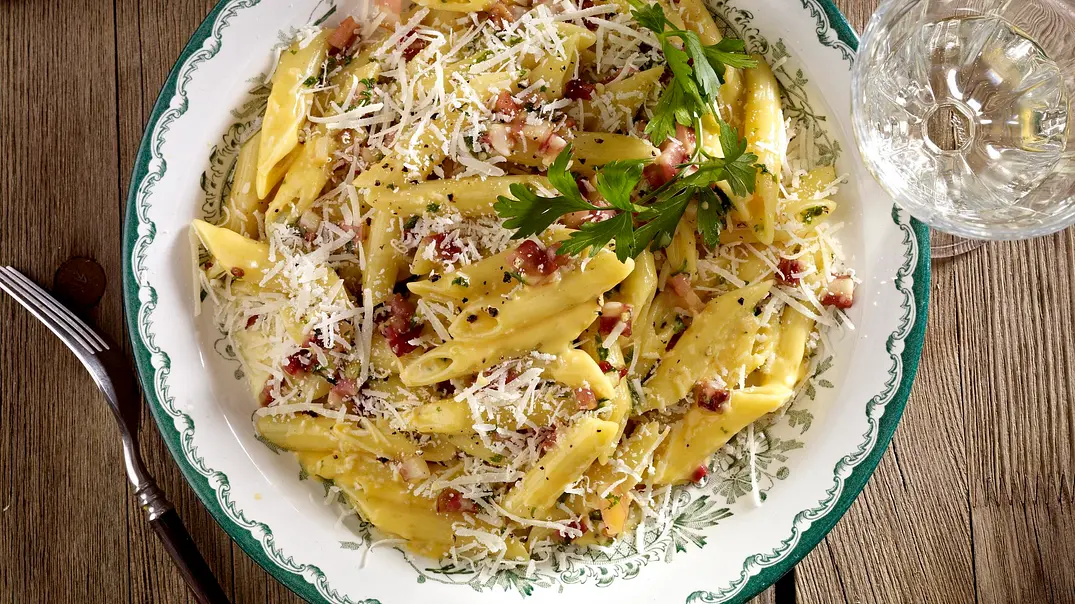 Penne alla carbonara Rezept - Foto: LECKER @ Bauer Media Group Penne alla carbonara Rezept - Foto: LECKER @ Bauer Media Group
