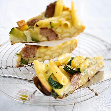 Penne-Frittata mit Kartoffeln und Salsicce Rezept Penne-Frittata mit Kartoffeln und Salsicce Rezept
