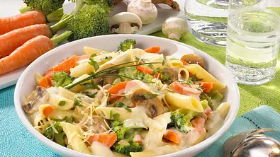 Penne mit Gemüse-Wein-Soße Rezept - Foto: LECKER @ Bauer Media Group