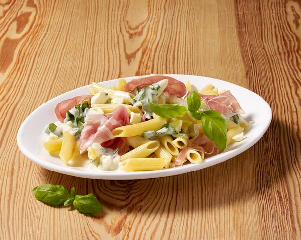 Penne mit Gorgonzolacremesoße (Pastasoße) Rezept Penne mit Gorgonzolacremesoße (Pastasoße) Rezept